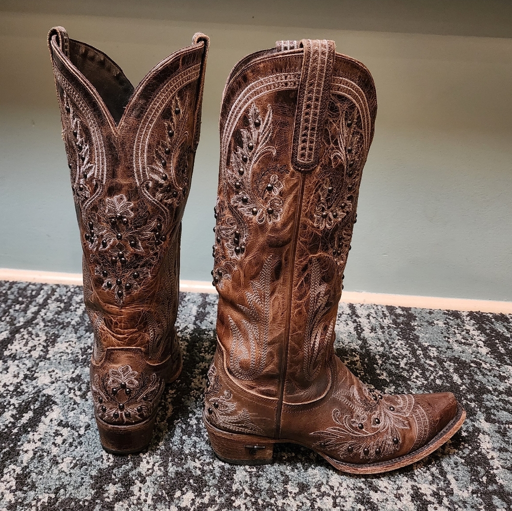Lane Santorini Women's Embroidered Taupe Western Heeled Boot - Picture 13 of 15